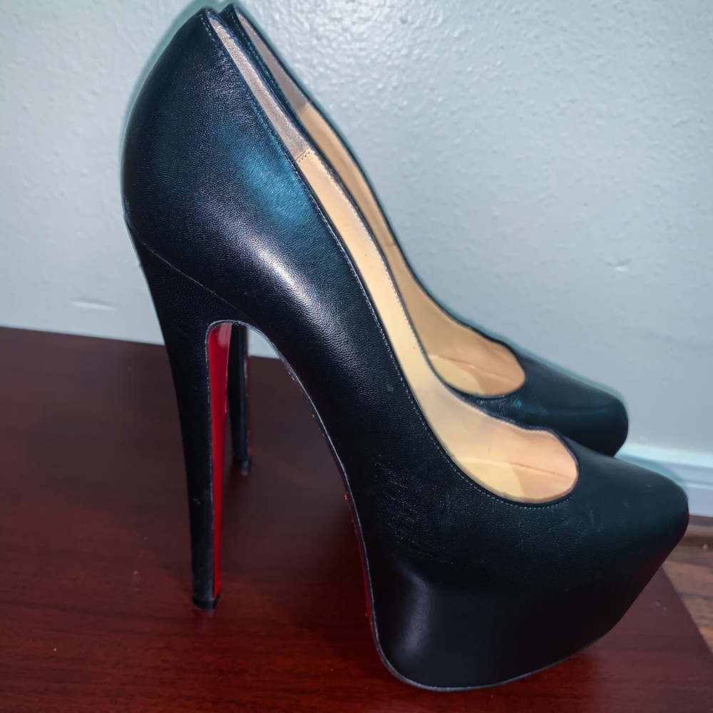 Christian Louboutin Daffodile Pump